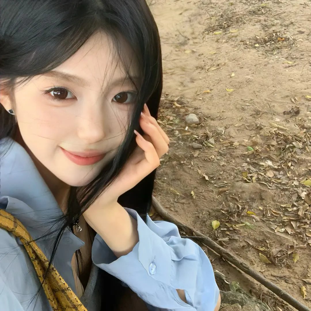夜色中的她
